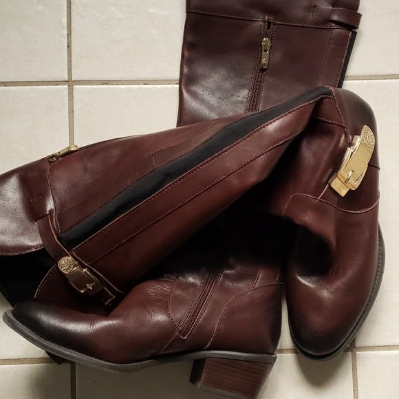 Vince Camuto boots - Picture 2 of 5